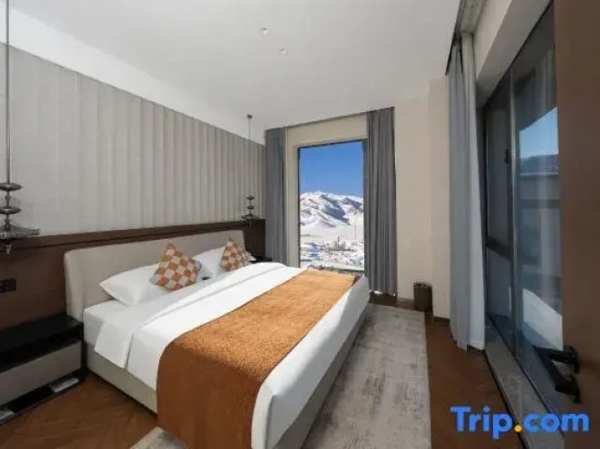 2 Bedrooms Family Suite with view
