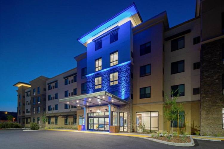 Holiday Inn Express & Suites Valencia - Santa Clarita photo 26