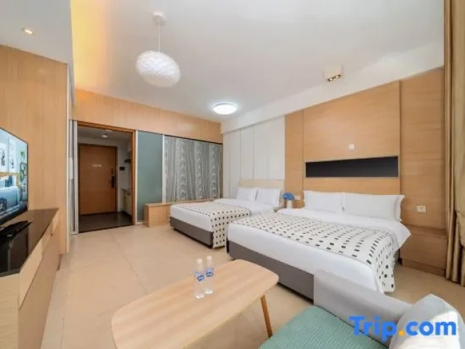 Standard Twin room with balcony