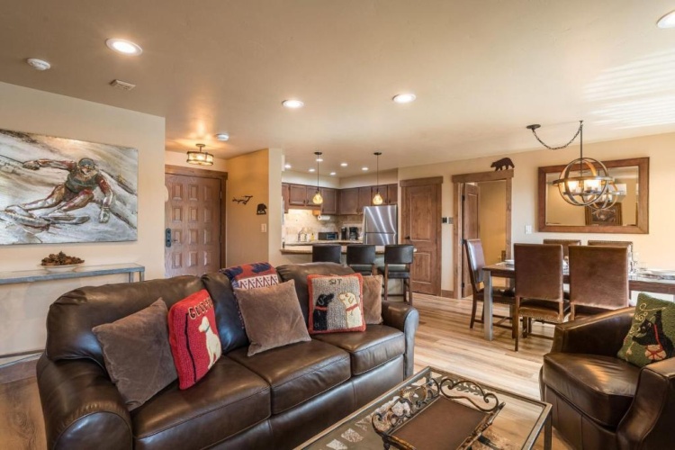 2 Bedrooms Apartment
