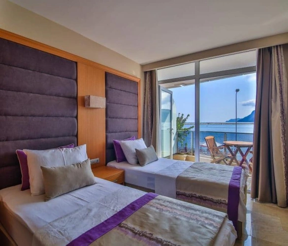 Standard Twin room with sea view