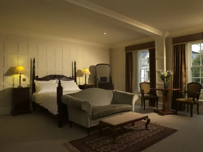 Deluxe Double room with city view