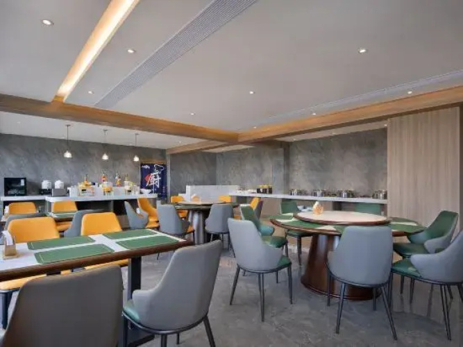 Moke Hotel
