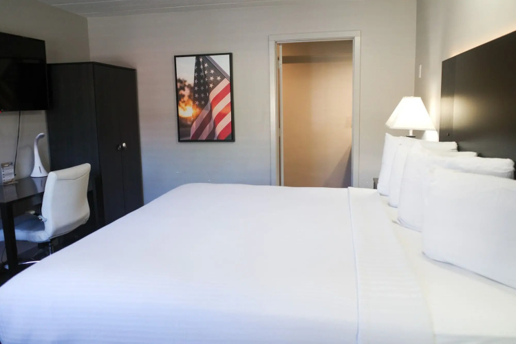 Americana Modern Hotel