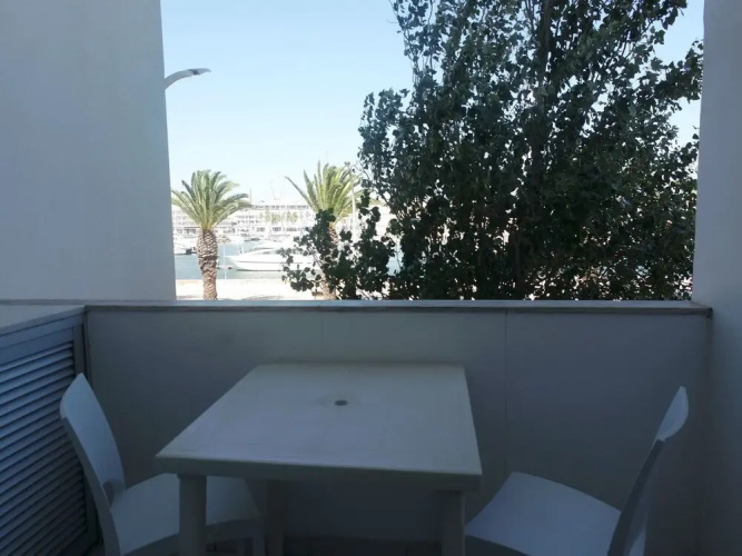 A01 - Avenue View Studio