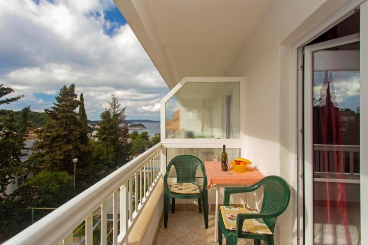 1 Bedroom Apartment with balcony and with sea view