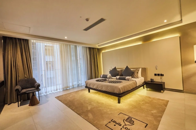 Executive Single room with balcony and with pool view