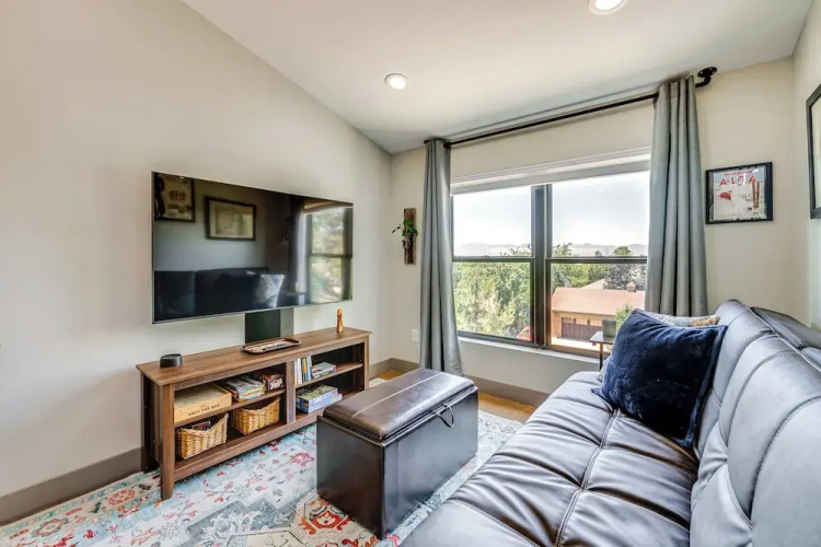 Mountain View + Shared Hot Tub: Apt by Ski Resorts