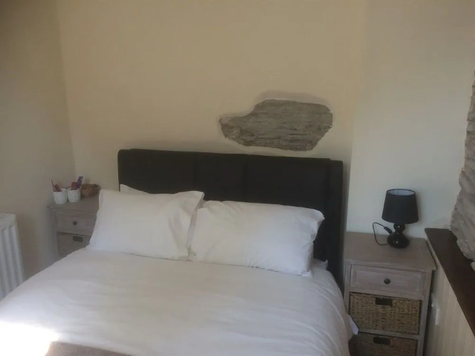 The Grapes Hotel