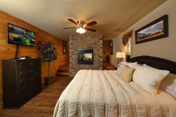 Misty Mountainside - Two Bedroom Chalet