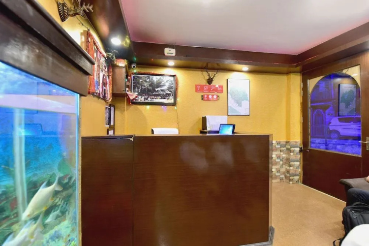 OYO 19498 Hotel Tridev
