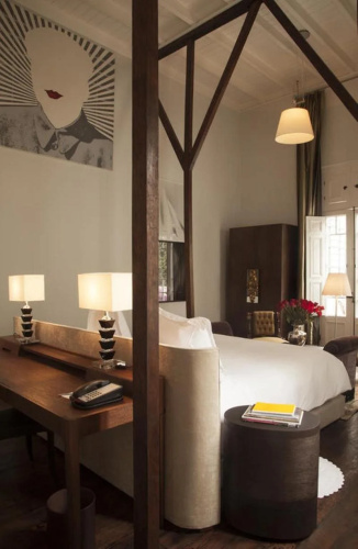 Hotel B