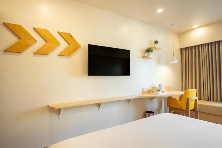 Bloom Hub WEH Andheri