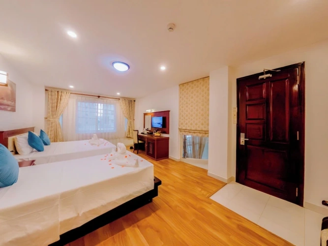 Deluxe Double room with balcony and with city view