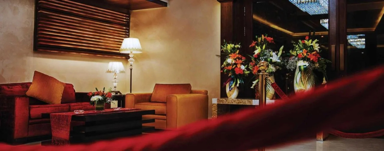 Seven Roses Hotel