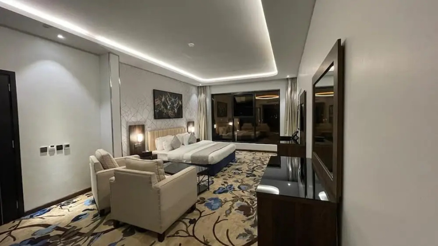 Green Hills Hotel