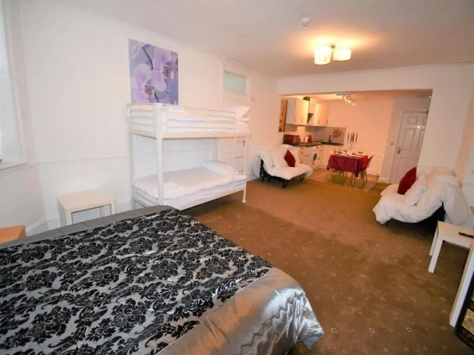 Standard Triple room