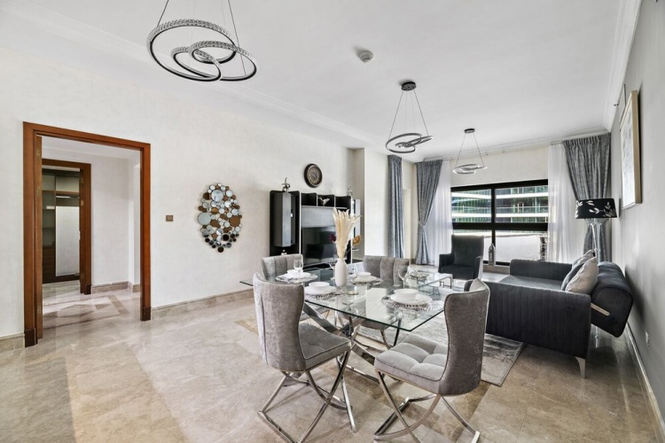 2 Bedrooms Luxury Apartment