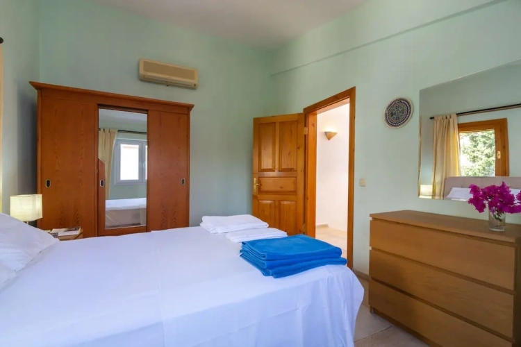 2 Bedrooms Premium Apartment with balcony and with bay view