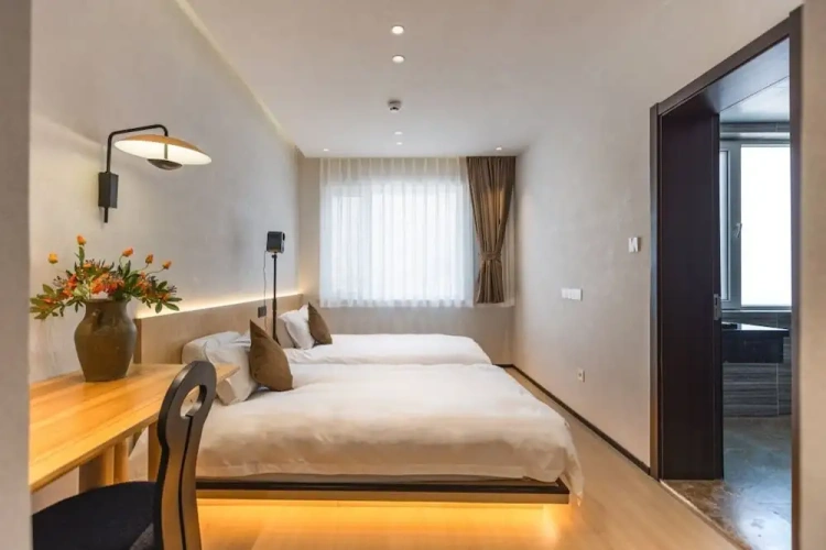 Standard Twin room with mountain view