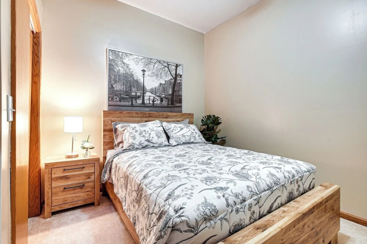 Apple Valley Home, Shared Golf Course On-site