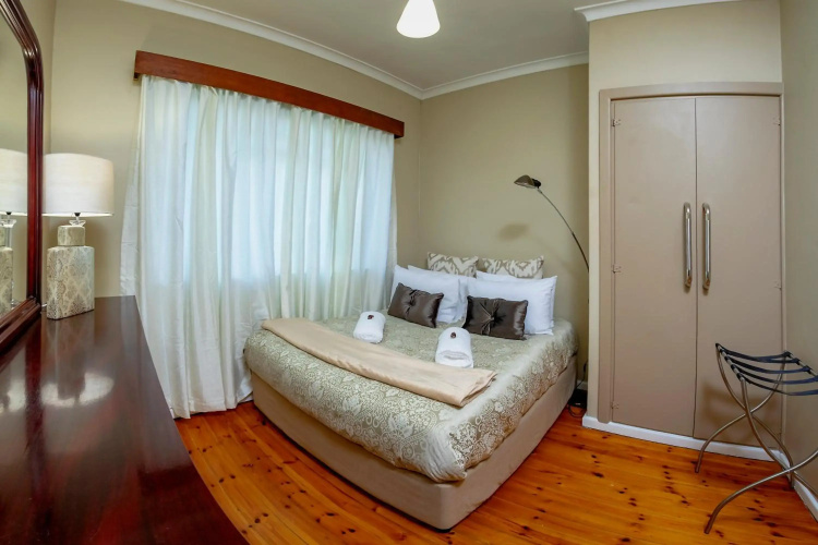 Munro Suites