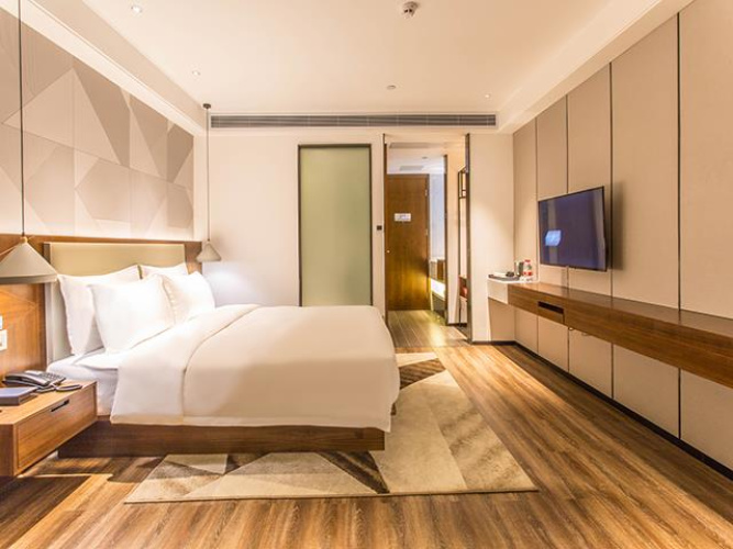 Superior Twin room with street view