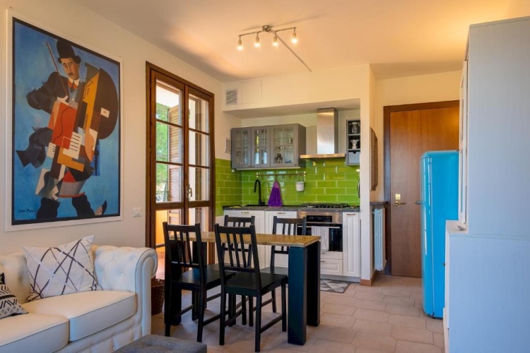 2 Bedrooms Apartment