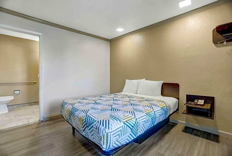 Standard Sextuple room