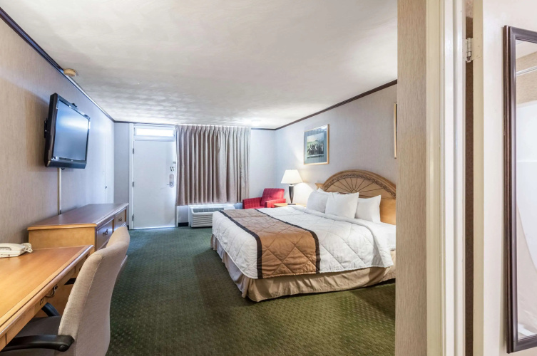 Rodeway Inn & Suites Charles Town