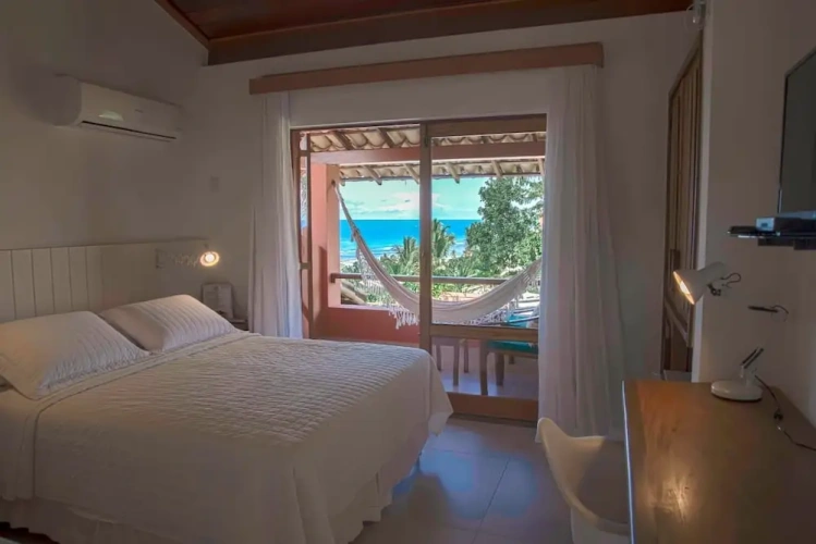 Deluxe room with balcony and with partial sea view