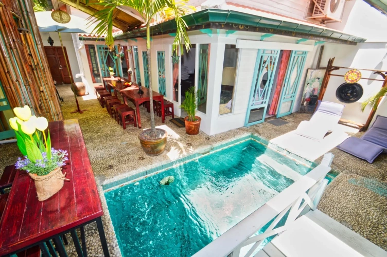 5 Bedrooms Sextuple Villa
