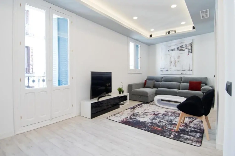 3 Bedrooms Apartment