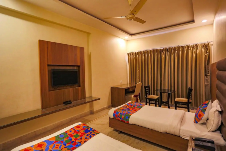 Fabhotel Surya