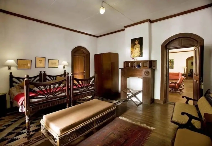 Comfort room