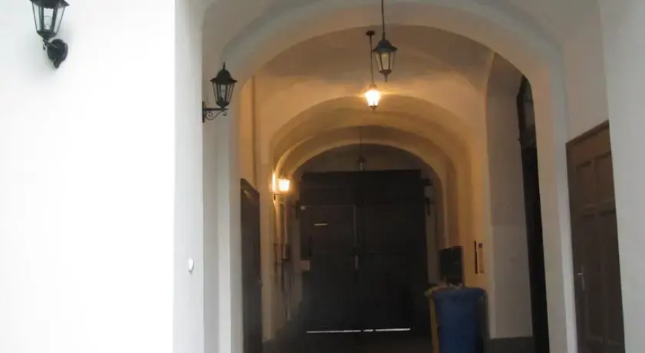 Gold Street Apartment