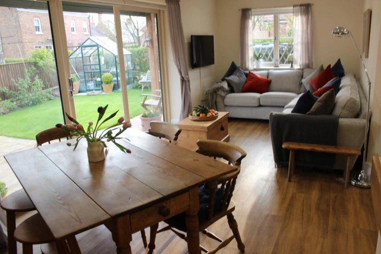 Mistletoe Cottage