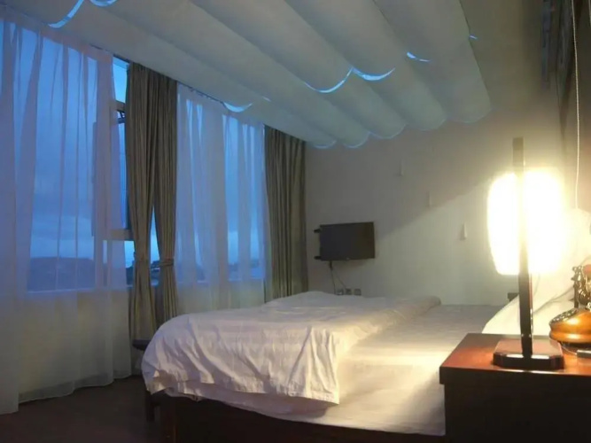 Dali Encounter Hotel