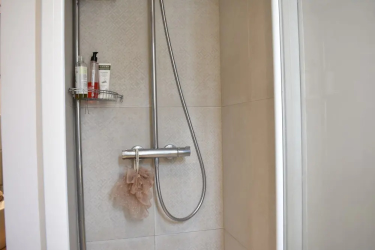 Cosy 1 Bedroom Flat in Paris With Terrace