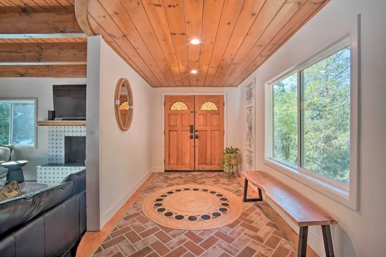 3 Bedrooms Cottage with balcony