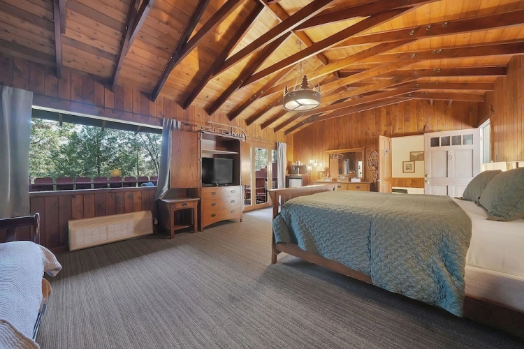 Suite with balcony