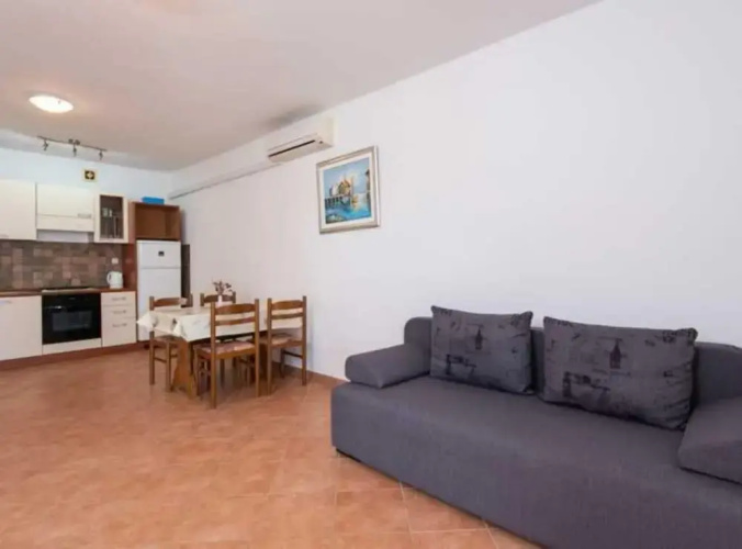 Spacious and Cozy Seafront Apartments
