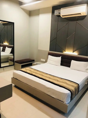 The Highland by OYO Rooms