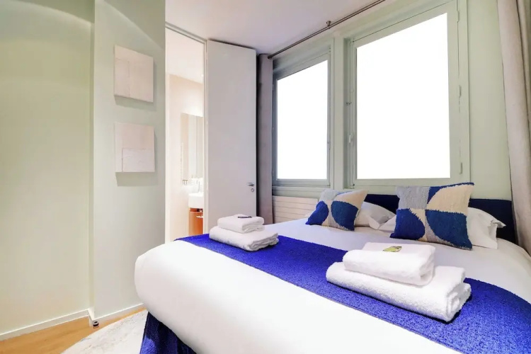 Fabulous House : a Gem in Chic Western Paris