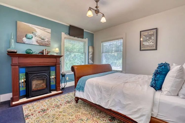 Walker’s Delight on Queen Anne