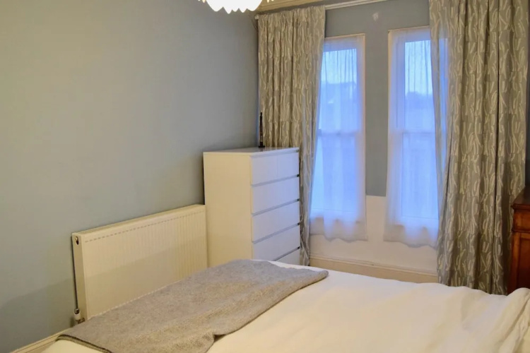 Stylish 2 Bedroom Flat In Putney