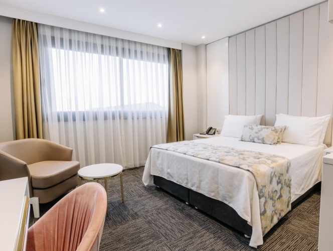 Quadruple Family Suite