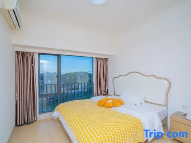 2 Bedrooms Deluxe Family Suite with balcony and with sea view