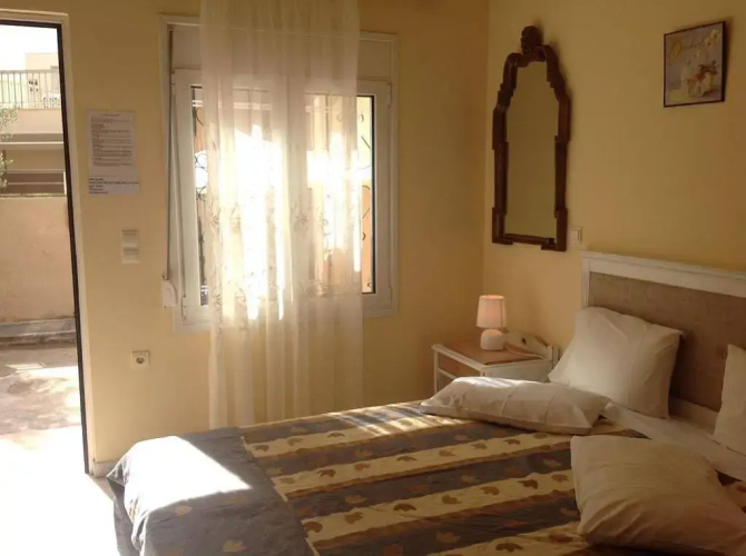 Iro Apartments
