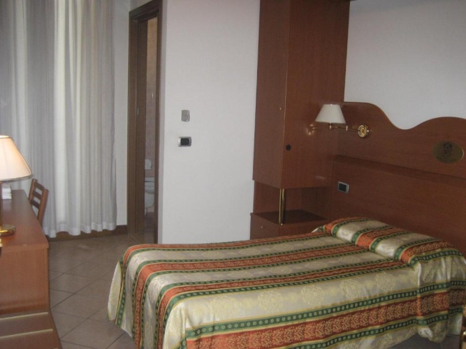 Standard Triple room with balcony